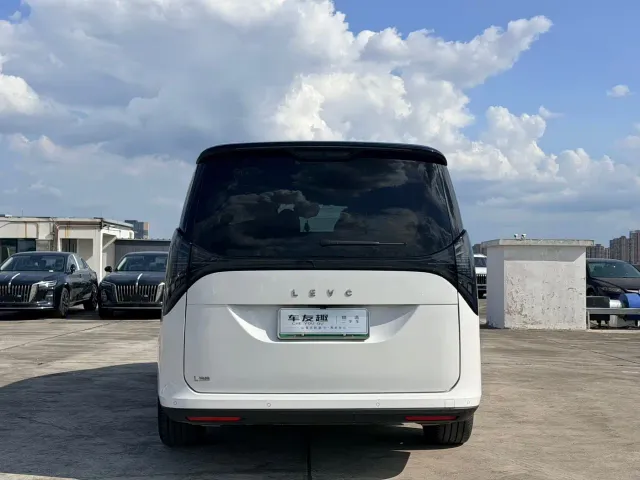 Geely Yizhen L380 — Фото автомобиля 5