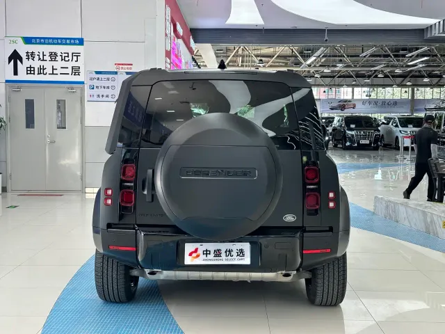 Land Rover Defender — Фото автомобиля 5
