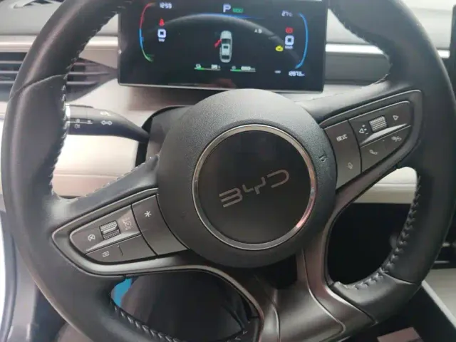 BYD Seal 05 DM-i — Фото автомобиля 15