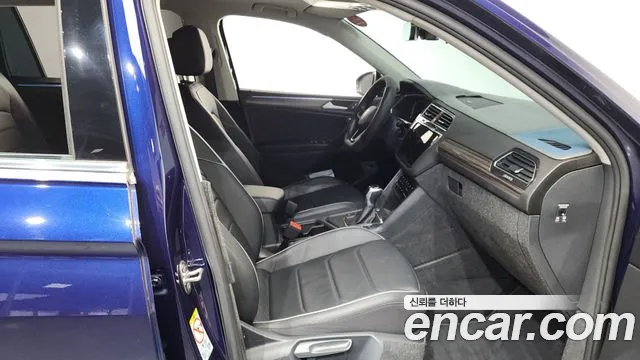 Volkswagen Tiguan — Фото автомобиля 11