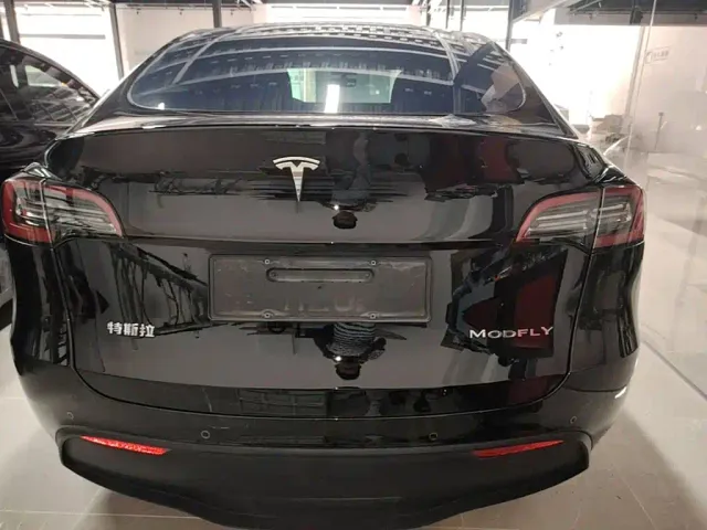 Tesla Model Y — Фото автомобиля 5