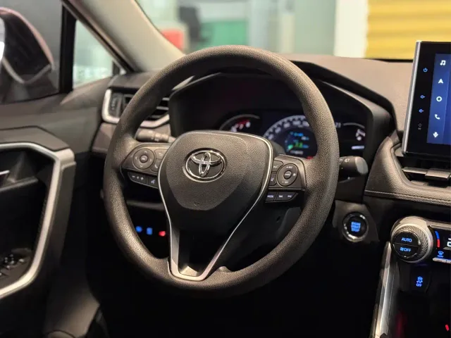 Toyota RAV4 — Фото автомобиля 14