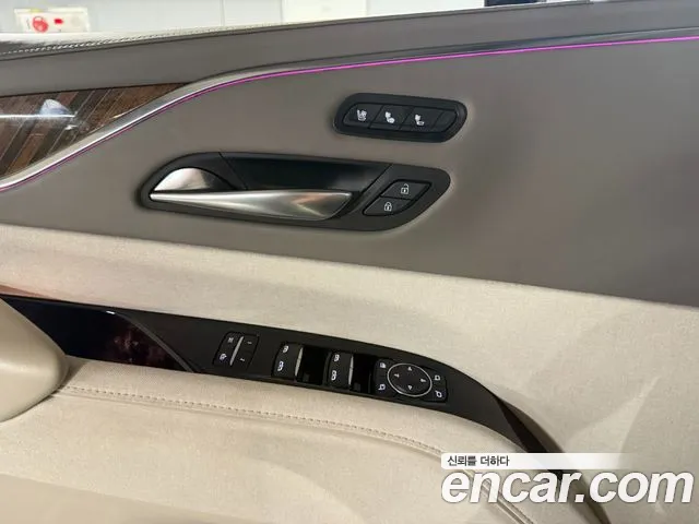 Cadillac Escalade Generation 5 — Фото автомобиля 12