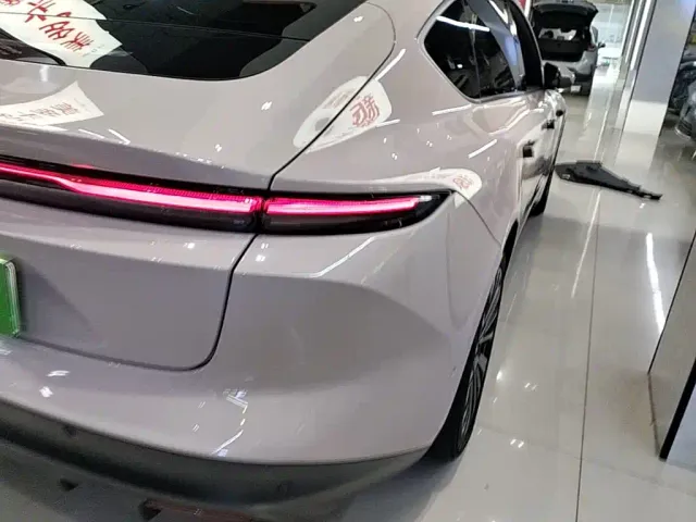 Nio ET5 — Фото автомобиля 7