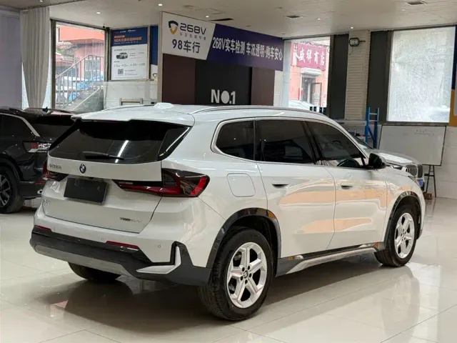 BMW X1 — Фото автомобиля 4
