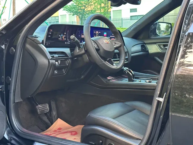 Cadillac CT5 — Фото автомобиля 4