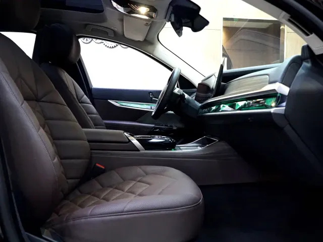 BMW i7 — Фото автомобиля 9