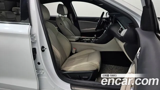 Genesis G70 New — Фото автомобиля 11