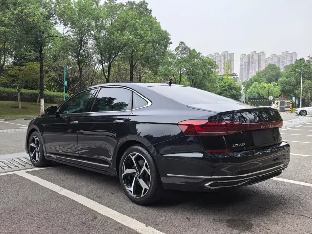 Volkswagen Passat — Фото автомобиля 6