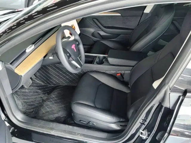 Tesla Model 3 — Фото автомобиля 14