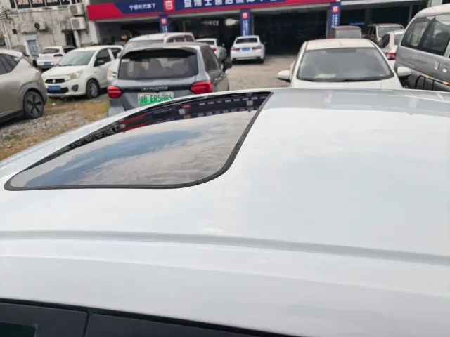 Geely Emgrand — Фото автомобиля 8