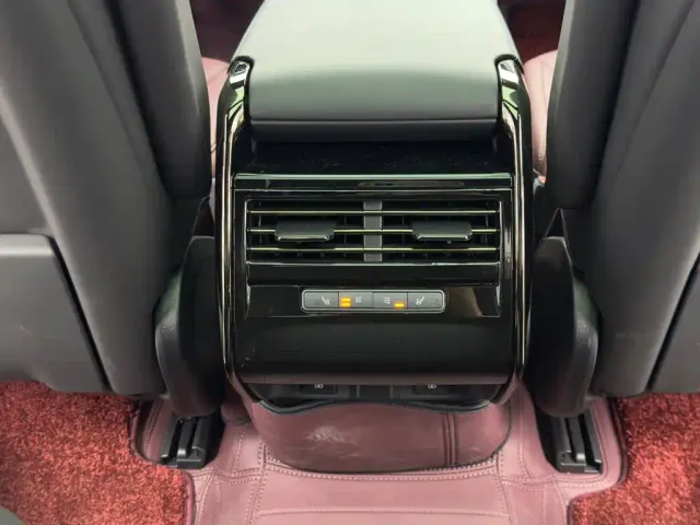 Land Rover Range Rover Sport — Фото автомобиля 13