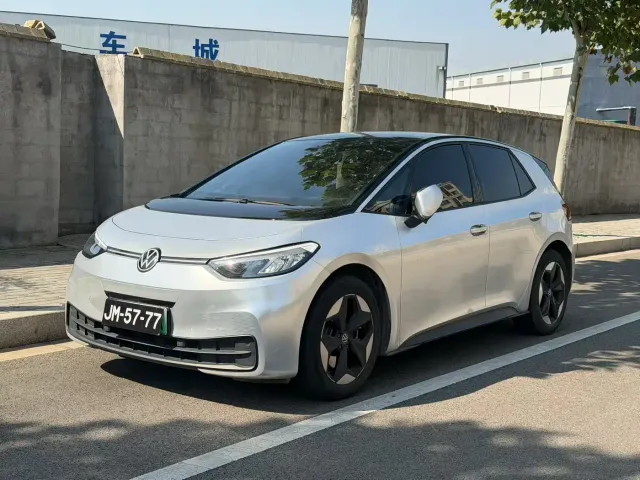 Volkswagen ID.3 — Фото автомобиля 9