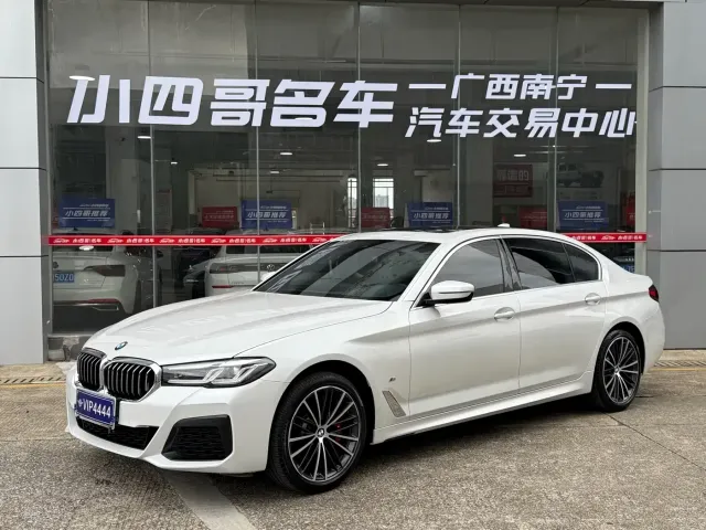 Фотография автомобиля — BMW 5 Series
