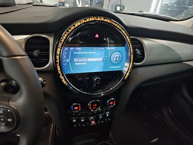 MINI Hatch — Фото автомобиля 12
