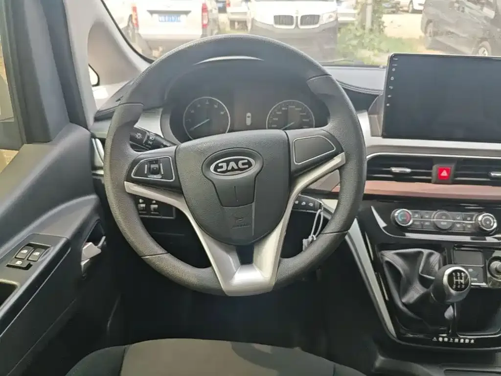 JAC Refine JAC Refine M3 2025 1.8L Manual Comfort Edition 7/8-seater — Фото автомобиля 6