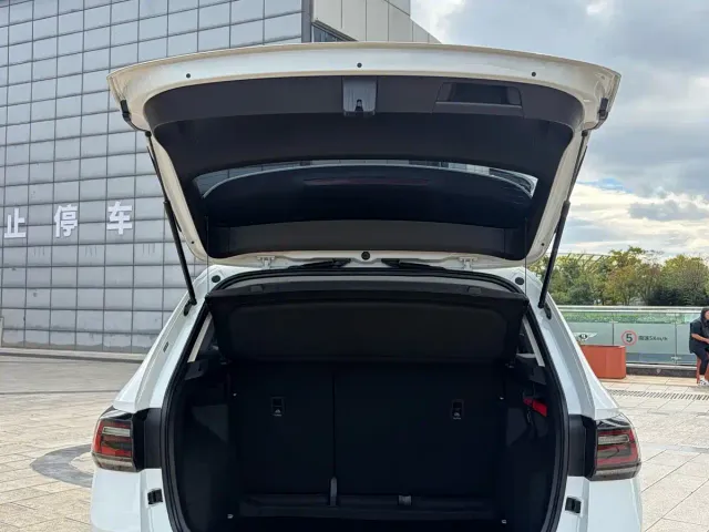 Volkswagen Tharu — Фото автомобиля 16