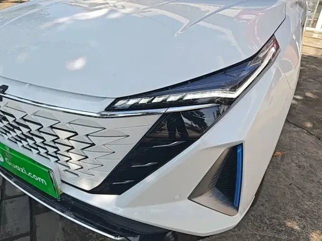 Changan Oshan Z6 EV — Фото автомобиля 23