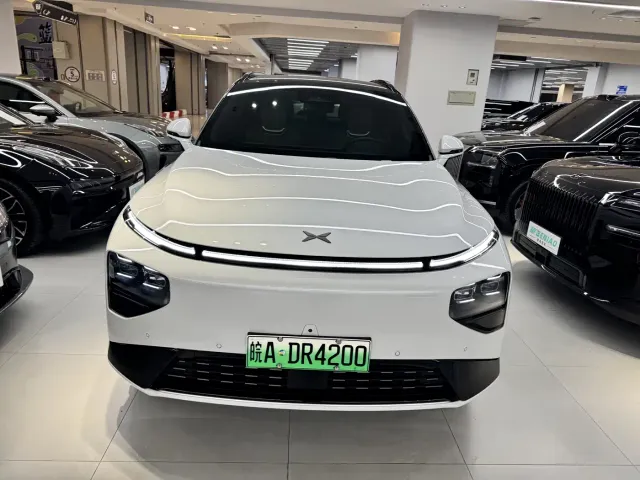 Xpeng G9 — Фото автомобиля 2