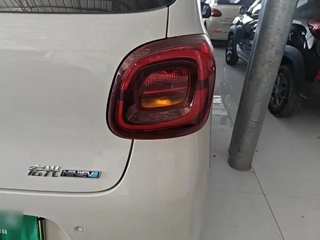 Wuling Hongguang Mini EV — Фото автомобиля 23