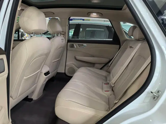 Shangjie SUV — Фото автомобиля 10
