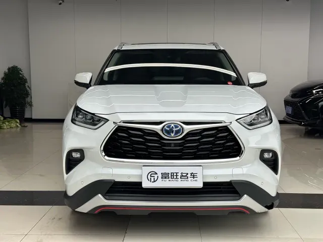 Toyota Highlander — Фото автомобиля 3