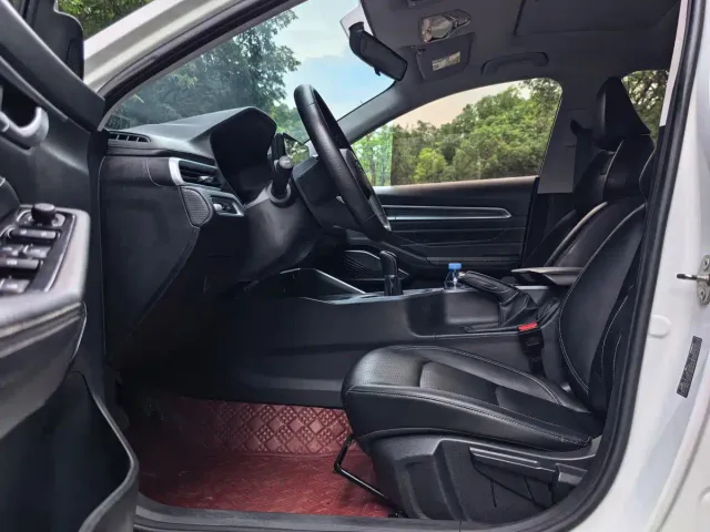 Geely Emgrand — Фото автомобиля 8