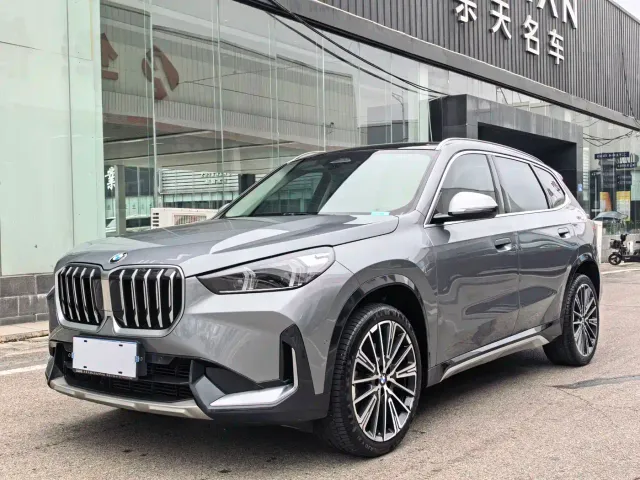 Фотография автомобиля — BMW X1