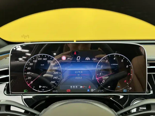 Mercedes-Benz E-Class — Фото автомобиля 23