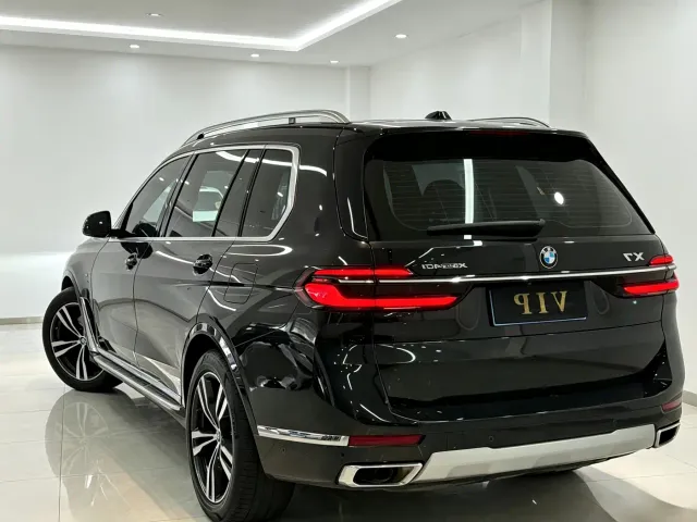 BMW X7 — Фото автомобиля 9