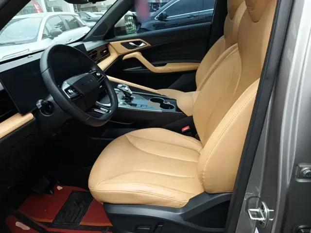 Roewe RX5 — Фото автомобиля 14