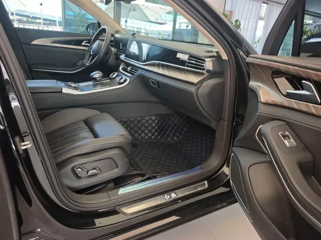 Hongqi H9 — Фото автомобиля 13