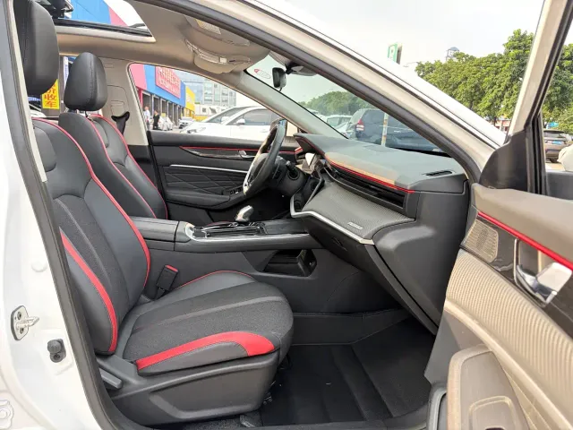 Dongfeng Yixuan MAX — Фото автомобиля 15