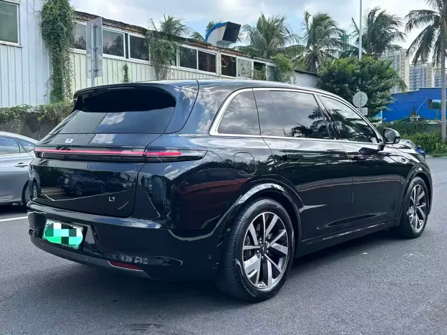 Li Auto L7 — Фото автомобиля 9