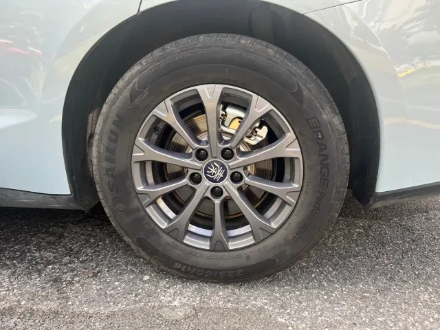 BYD Qin L — Фото автомобиля 21