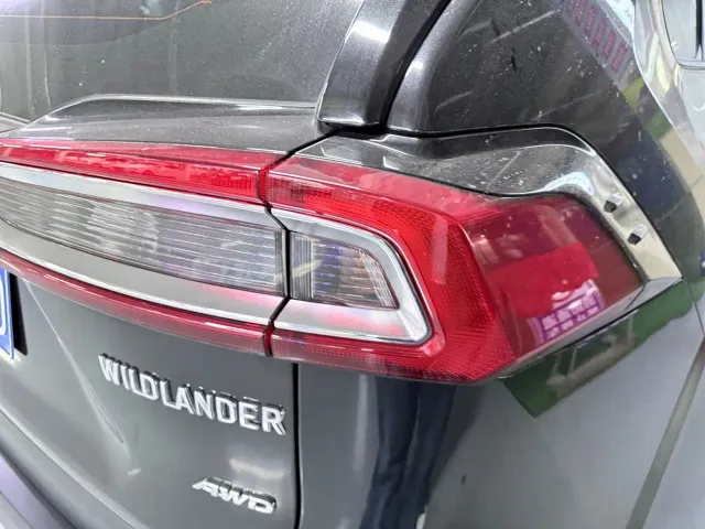 Toyota Wildlander — Фото автомобиля 20
