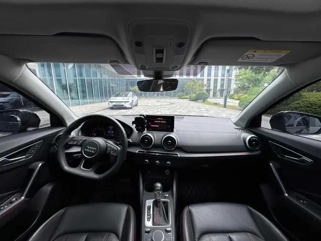 Audi Q2L — Фото автомобиля 4