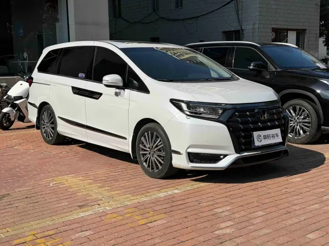 Honda Elysion — Фото автомобиля 3