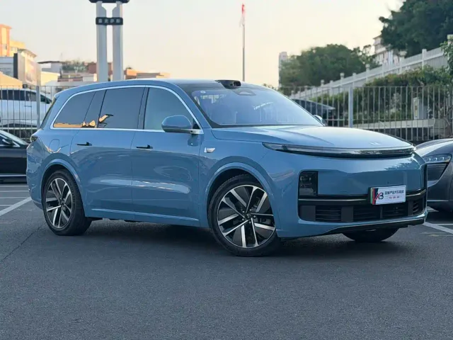 Li Auto L9 — Фото автомобиля 7