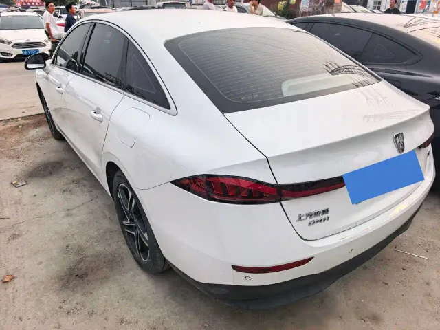 Roewe D7 — Фото автомобиля 6