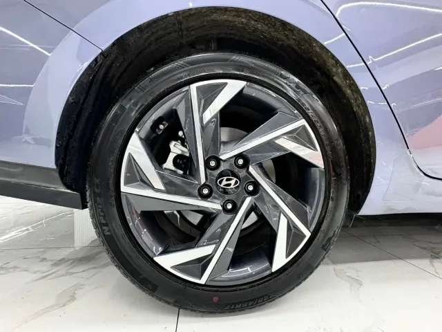 Hyundai Elantra — Фото автомобиля 20