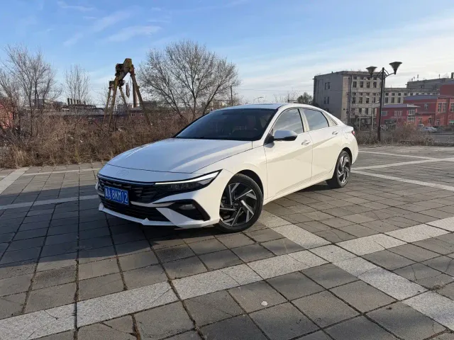 Фотография автомобиля — Hyundai Elantra