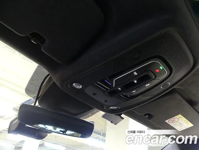 Audi RSQ8 — Фото автомобиля 13