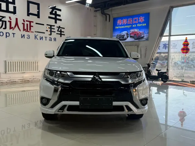 Mitsubishi Outlander — Фото автомобиля 2