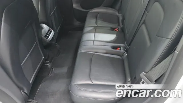 Tesla Model Y — Фото автомобиля 20
