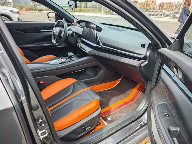 Changan Changan UNI-V 2024 1.5T Deluxe Sport — Фото автомобиля 4