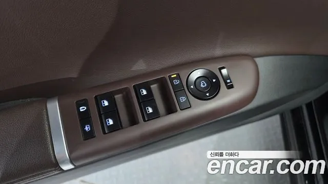 Hyundai Grandeur Grandeur (GN7) 2.5 Бензин 2WD — Фото автомобиля 28