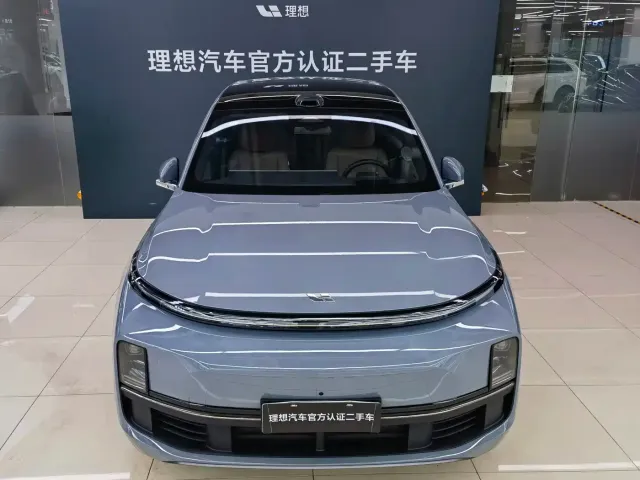 Li Auto L8 — Фото автомобиля 2