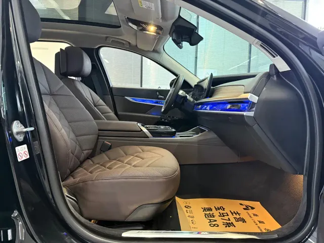 BMW i7 — Фото автомобиля 8