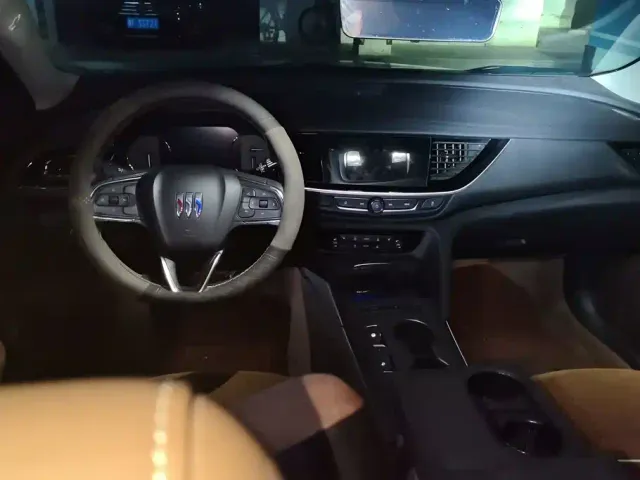 Buick Regal — Фото автомобиля 12